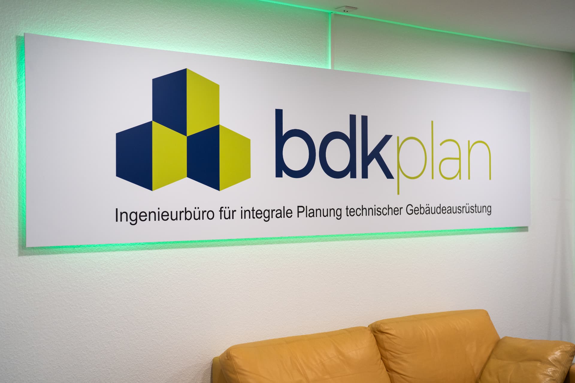 BDKplan Logo im Empfangsbereich